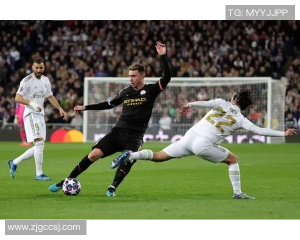 汤姆斯足球明星的传奇之路与荣耀时刻揭秘